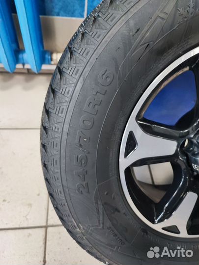 Зимняя резина 245/70 R16 + диски