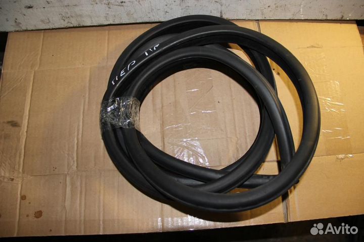 Уплотнитель двери BMW 3-серия E90/E91 2005