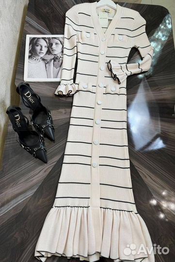 Self portarit платье