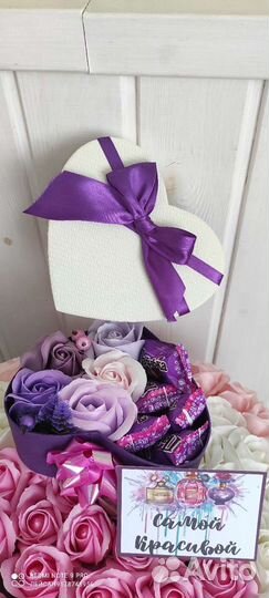 Конфеты Рафаэлло с цветами в сердце