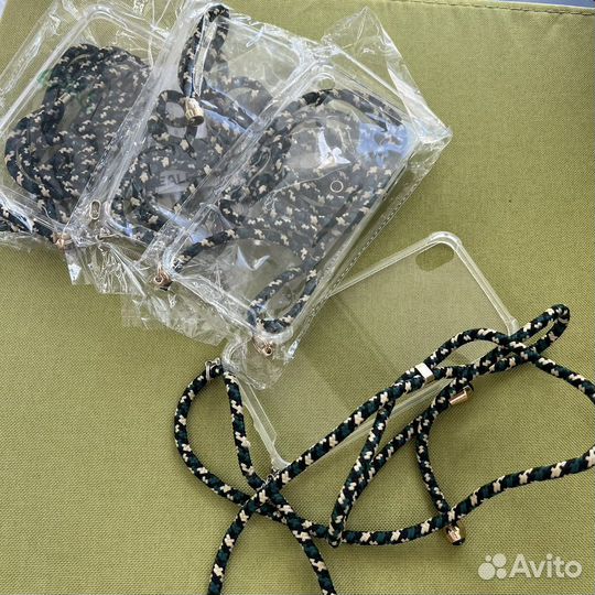 Чехол на iPhone прозрачный на шнурке