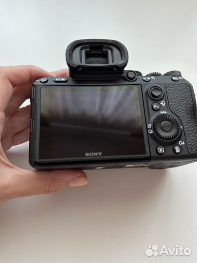 Камера Sony Alpha 7 III (аккум+сумка+карта памяти)