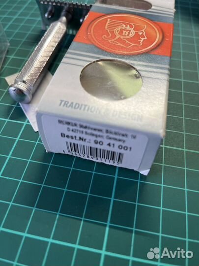 Т-образная бритва Solingen, помазок Omega. Набором