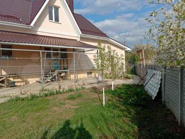 Коттедж 292 м² на участке 6 сот.