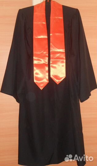 Мантия выпускника + шапочка с кисточкой