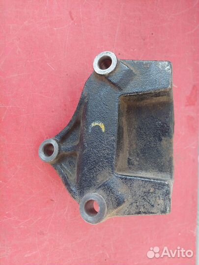 Кронштейн опоры двигателя Kia Rio 3