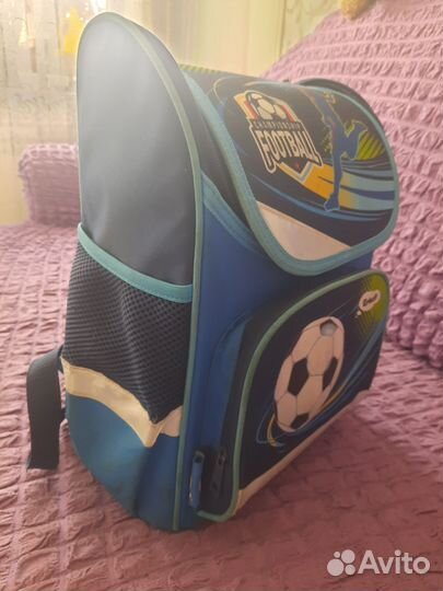 Отдам бесплатно портфель для начальных классов