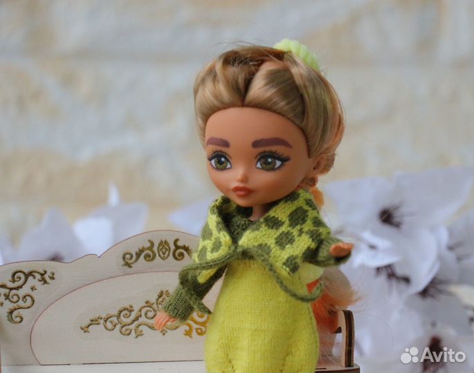 Желтое миниатюрное платье для Барби Экстра Минис