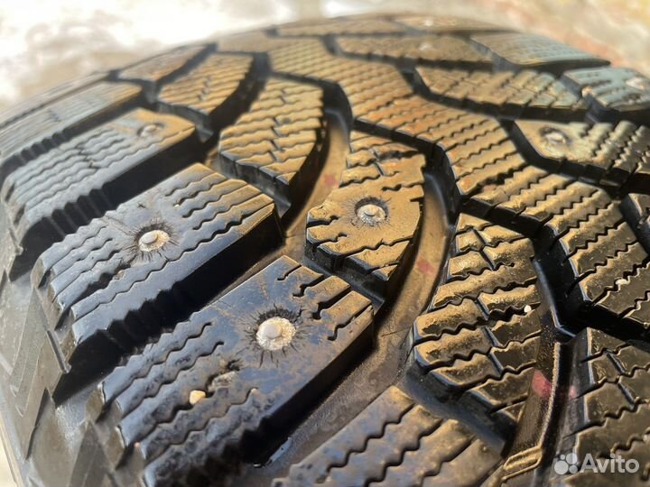 Bridgestone Blizzak Spike-01 205/60 R16