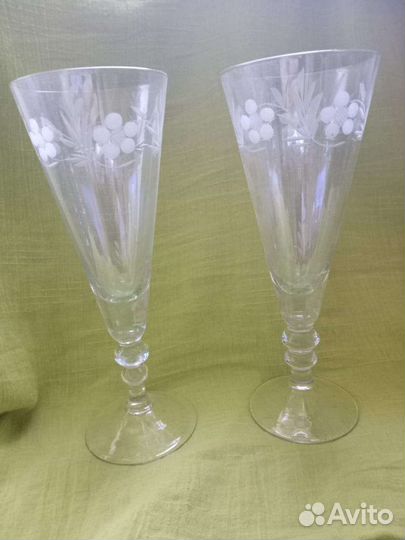 Посуда: стаканы, рюмки, вазы, креманки, кружки