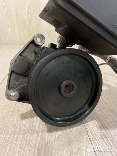 Насос гидроусилителя руля Mercedes Benz C230 W204