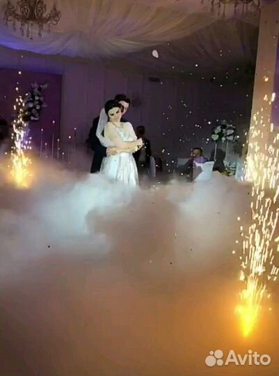 Тяжёлый дым, конфетти, пиротехника