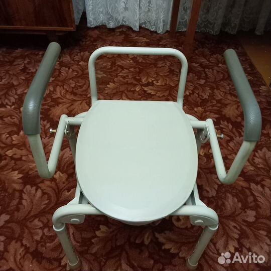 Санитарный стул туалет