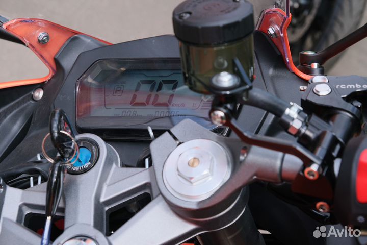 Электромотоцикл Yamaha R3