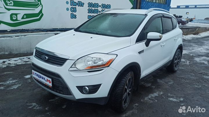 Плафон салонный Ford Kuga 7X7117C704ADW. Без кнопки