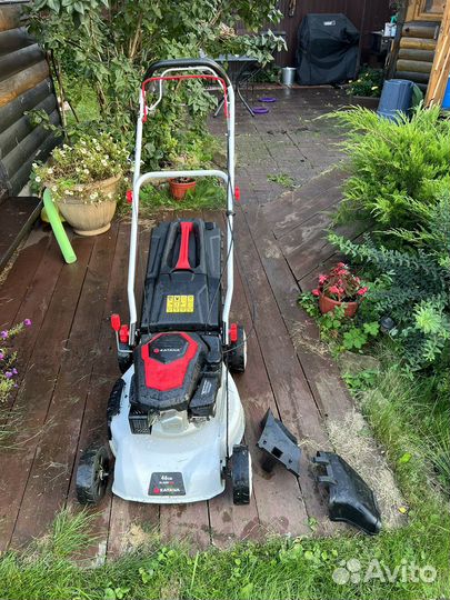Газонокосилка бензиновая