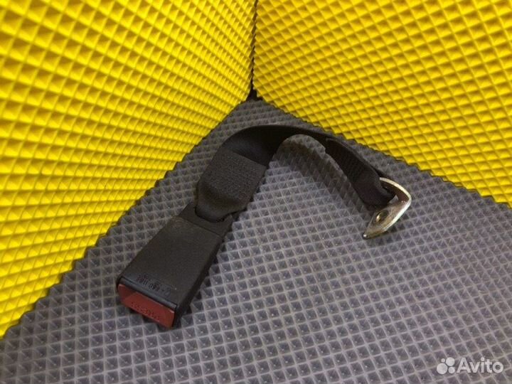 Ремень безопасности Mercedes-Benz E-Class W124