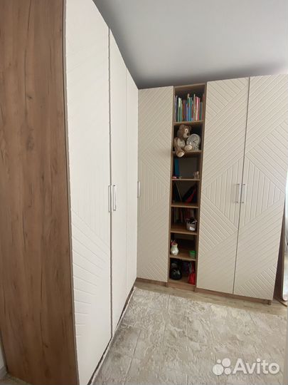 Продам угловой шкаф