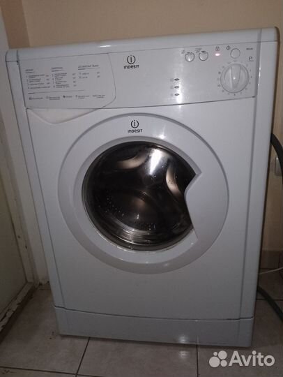 Стиральная машина indesit 4кг узкая