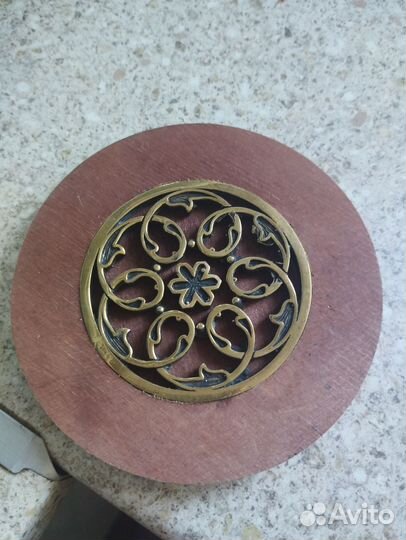 Подставка под горячее бронза и дерева