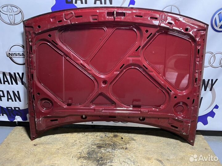 Капот красный VolksWagen Vento