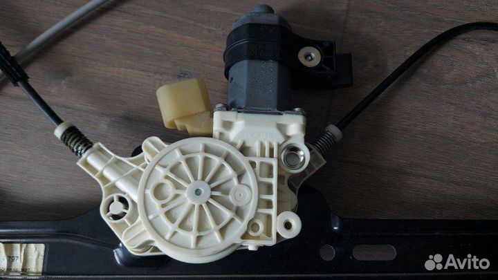 Стеклоподъемник передний левый Bmw 525I E60