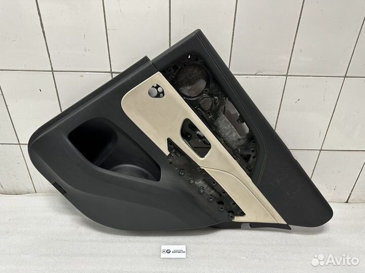 Обшивка задней правой двери Mercedes GLE W167