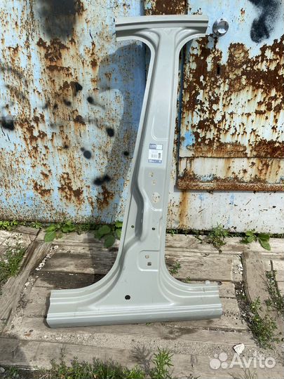 Накладка центральной стойки LADA vнаклнанакладка