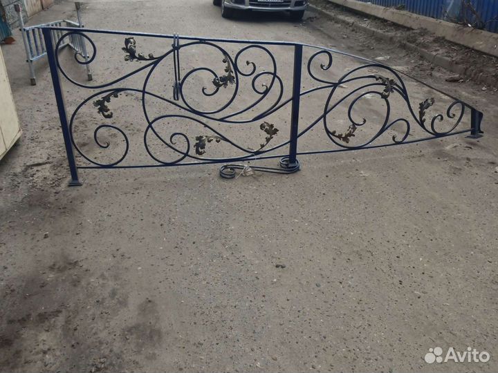 Красивая кованная перегородка