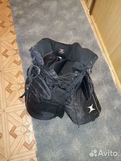 Коньки и шорты вратаря хоккейные