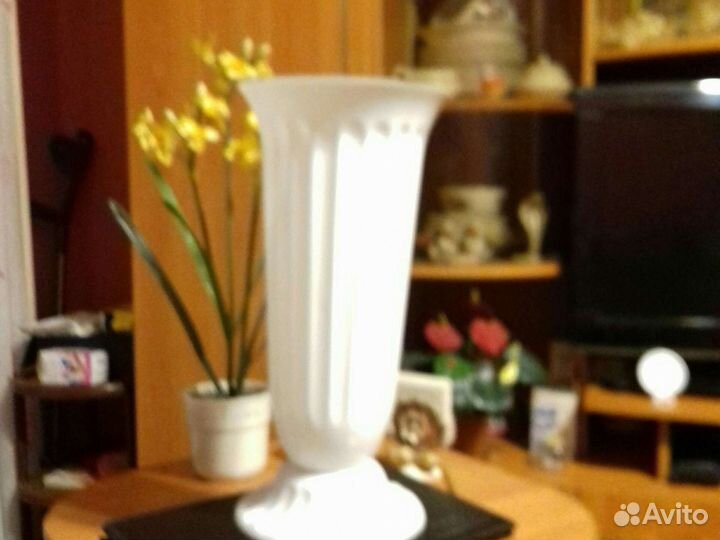 Вазон для цветов