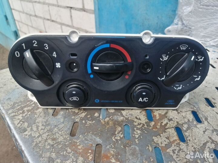 Блок управления печкой Ford Fusion Fiesta