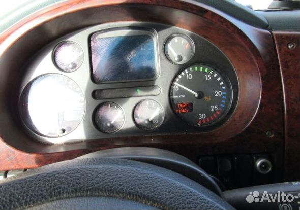 В разборке грузовик DAF,XF 95 2002-2005