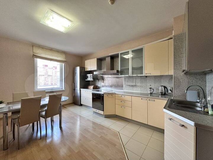 2-к. квартира, 72 м², 6/25 эт.