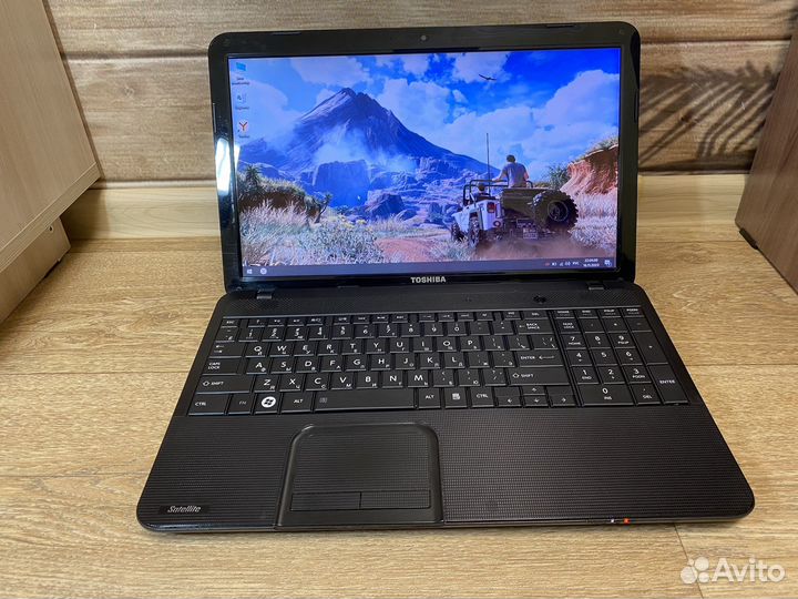 Быстрый ноутбук Toshiba 4 ядра/8gb/ssd 120 gb
