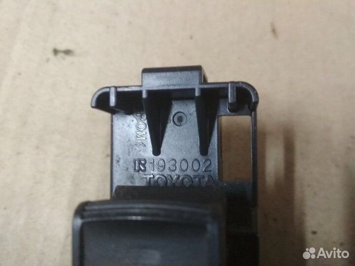 Кнопка стеклоподъемника переднего Toyota Sienna