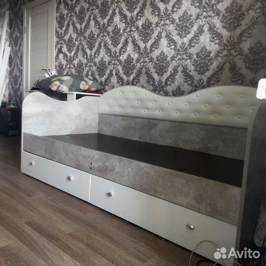 Кровать односпальная