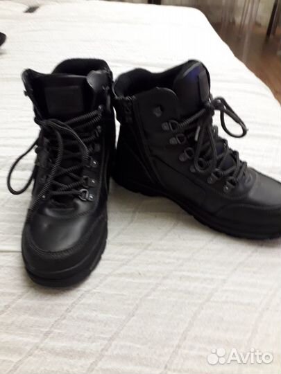 Продам ботинки