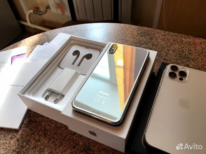 iPhone X, 256 ГБ