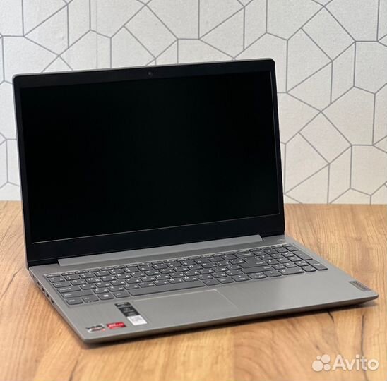 Мощный Lenovo Ryzen 3 3250U/ SSD 256/ DDR4 4GB