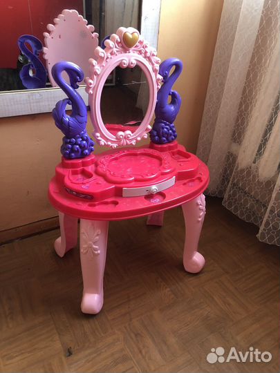 Косметический столик детский