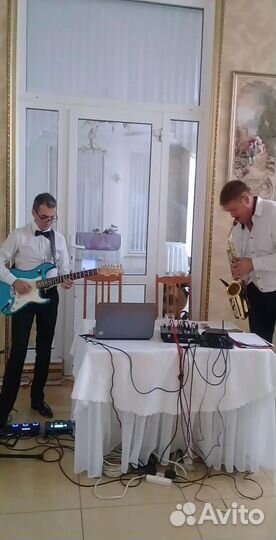 Ведущий музыкант на праздник