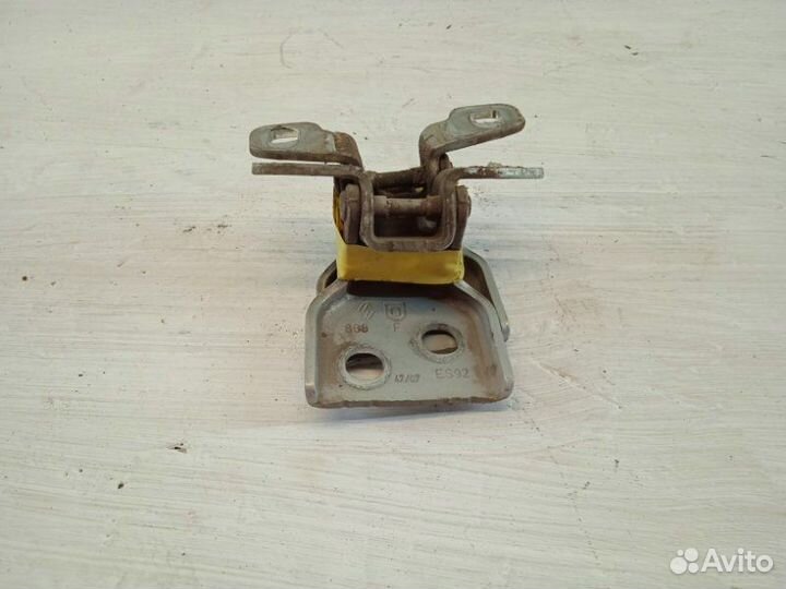 Петля двери задняя Renault Logan 1 2004-2014