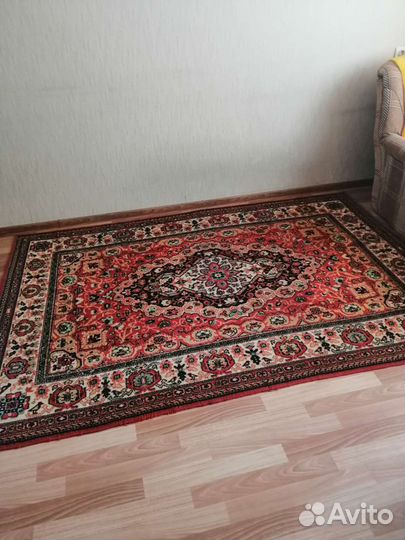 Ковёр ч/ш.(красив. орнамент)после химчист.2.4 1.65