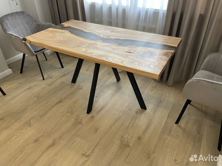 Расскладной Стол из эпоксидной смолы и дерева