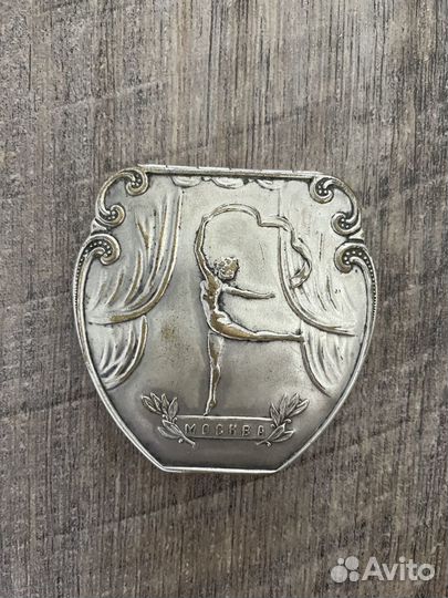 Пудренница СССР «Москва Гимнастка» латунь