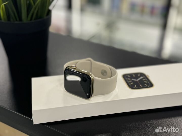 Apple Watch Series 6 44mm LTE Gold Stainless Steel