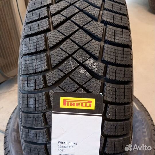 Pirelli Ice Zero FR 225/60 R18 104T