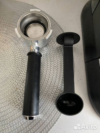 Кофеварка рожковая Delonghi EC 685