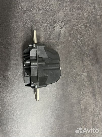 Пиропатрон основной батареи tesla M3/Y 106468900J